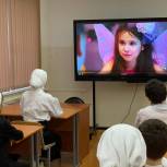 В рамках проекта «Новая школа» в Чечне стартовали показы новогодних просветительских фильмов