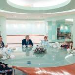 Борис Хохряков поздравил многодетную семью мобилизованного вартовчанина