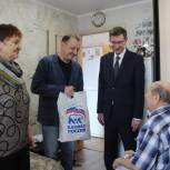 Курчатовские единороссы поздравили с 95-летием участника войны
