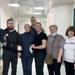 Московские единороссы привезли подарки военнослужащим, проходящим лечение в военном госпитале