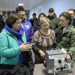 «Единая Россия» доставила швейное оборудование в ПВР в Ростовской области для изготовления термобелья для бойцов