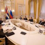 Дмитрий Медведев провёл встречу с главой парламента Кубы Хуаном Эстебаном Ласо Эрнандесом