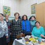 Члены общества инвалидов района Ясенево передали единороссам теплые вещи и продукты для  участников СВО