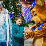 При поддержке «Единой России» дети из семей мобилизованных и добровольцев Томской области получили новогодние подарки