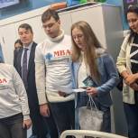 Активисты «Единой России» поздравили с Новым годом участников СВО в военном госпитале Москвы