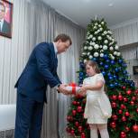В Сочи вручили подарки детям в рамках акции «Елка желаний»