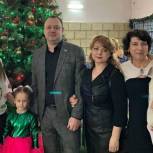 «Единая Россия» в Донецке поздравила с наступающим Новым годом семьи мобилизованных жителей города