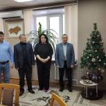 В Горномарийском районе активисты Партии и депутаты исполняют новогодние желания детей