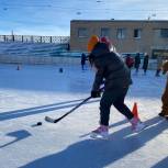 В Карталах прошло открытие ледового катка в рамках партпроекта «Детский спорт»
