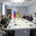 Олег Мельниченко поблагодарил за неравнодушие активистов гуманитарных отрядов