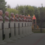 В Хохольском районе при поддержке «Единой России» окрыли памятник земляку, погибшему в СВО