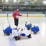 «Единая Россия» помогла тамбовской детской следж-хоккейной команде «Волчата» поехать на соревнования
