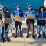 В Волгоградской области активисты «Единой России» привезли в ПВР сладости и средства гигиены