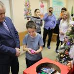 Региональные депутаты «Единой  России»  передали «Коробки храбрости» в медицинские учреждения Мурманска