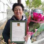 Денис Желиховский поблагодарил активную жительницу своего округа за сотрудничество в общественной работе