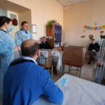В Забайкалье «Единая Россия» поздравила с наступающим Новым годом раненых бойцов в госпитале