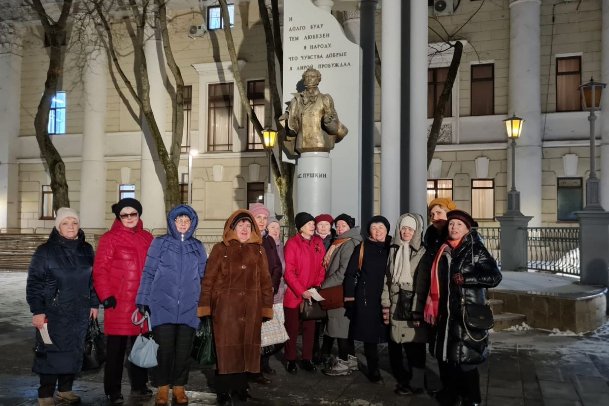 «Единая Россия» помогла организовать для пожилых воронежцев посещение концерта