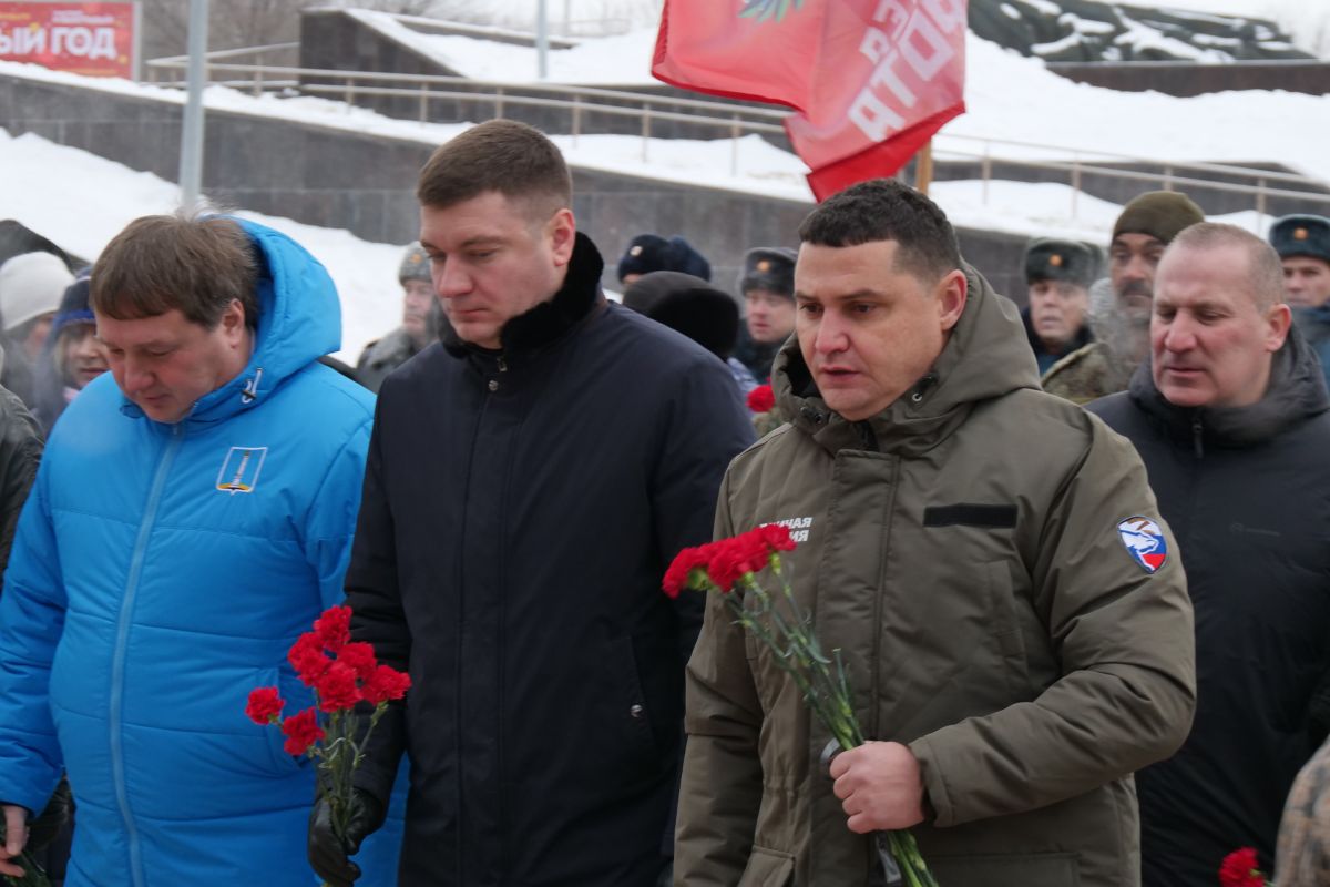 Ульяновские единороссы почтили память солдат, погибших на чеченской войне