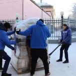 «Единая Россия» доставила более 82 тысяч тонн гумпомощи в новые регионы и на фронт