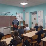 В День Конституции депутаты «Единой России» проводят уроки для школьников