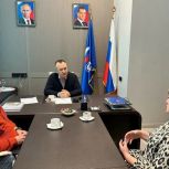 Больше полётов на север, дрова и «новогоднее чудо»: «Единая Россия» завершила Декаду приёмов в Иркутской области