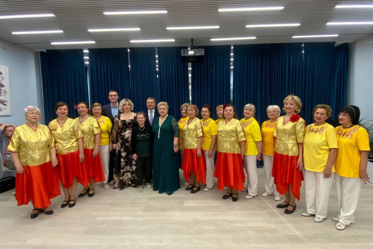 Коллектив «Помню, я еще молодушкой была» выступил перед серебряными волонтерами Москвы