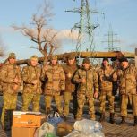 Секретарь Ненецкого регионального отделения партии, губернатор НАО Юрий Бездудный встретился в Мариуполе с бойцами, которые проходят службу по контракту