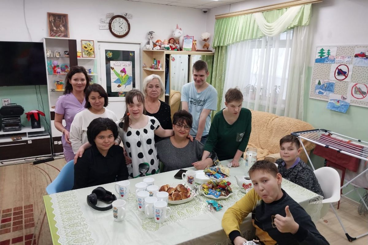 Елизовские партийцы посетили праздник «От сердца к сердцу» в  психоневрологическом доме-интернате «Ягодка»