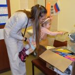 «Коробки храбрости» передали общественники в детские медучреждения Пскова