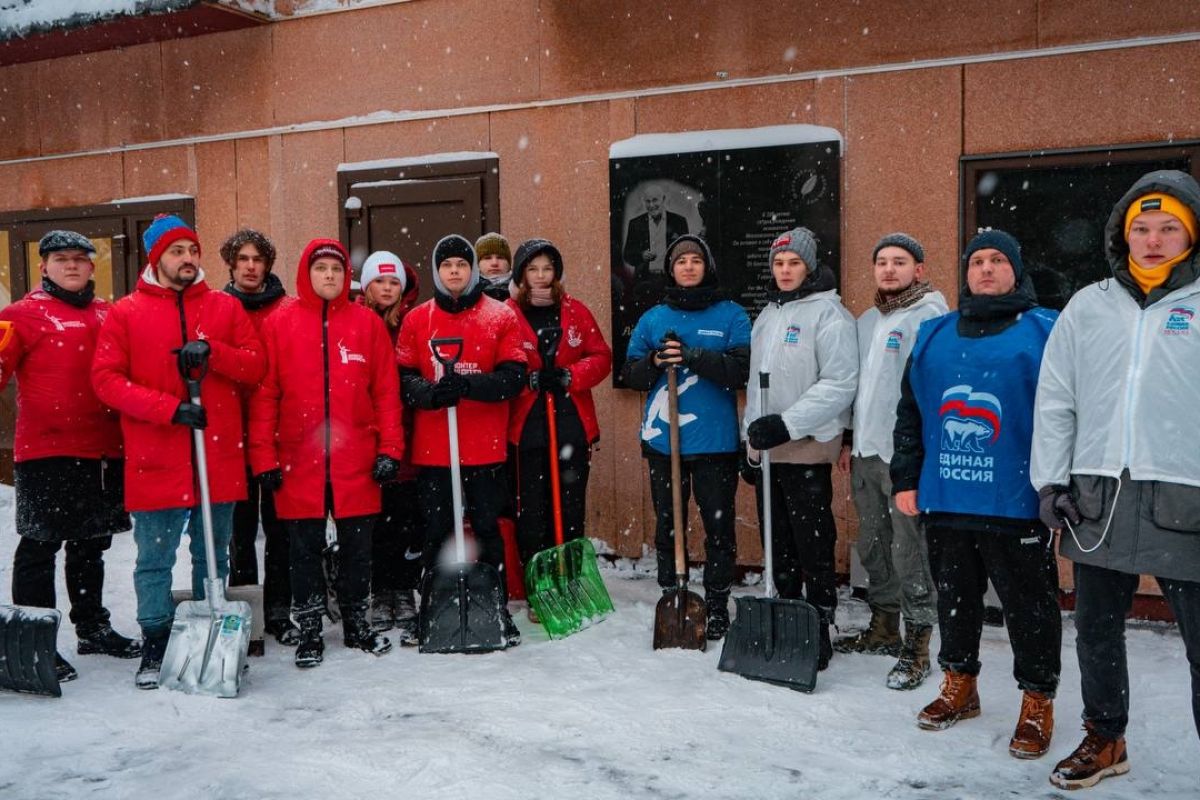 В Доме солдатского сердца «Волонтёрская рота Боевого Братства» и единороссы  организовали «Снежный десант»