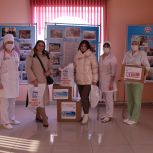 Партийцы передали игрушки, собранные в ходе акции «Коробка храбрости», в больницы Саранска