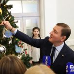 Андрей Турчак исполнит новогодние желания детей из Псковской области