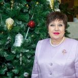 Ольга Хохлова поздравила жителей нашего региона с наступающими новогодними праздниками