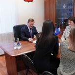 Дмитрий Азаров провёл личный приём граждан в день основания партии «Единая Россия»