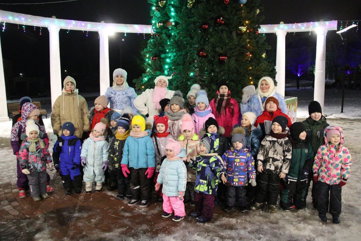 В Козьмодемьянске прошло открытие городской елки