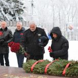 Открытие мемориальных досок, памятные концерты и забота о военнослужащих: «Единая Россия» в Коми отметила День Героев Отечества