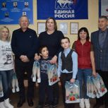 Депутат «Единой России» поздравил многодетные семьи своего округа с Новым годом