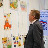 В Ульяновске «Единая Россия» устроила выставку детских патриотических рисунков