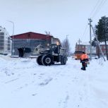Уборка снега на дорогах и во дворах на контроле у общественников Губкинского