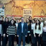 Состоялась встреча депутата Законодательной думы Томской области Антона Перелыгина со студентами Колпашево