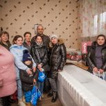 «Единая Россия» передала подарки военнослужащим и их семьям в Донецке, Макеевке и Горловке (ДНР)