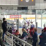 «Единая Россия» организовала посещение хоккейного матча мурманскими школьниками