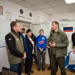 «Единая Россия» и «Молодая Гвардия» открыли гуманитарный центр в Шахтёрске (ДНР)