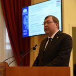 Александр Ищенко: «Очень важно, что Конституция сохранила нашу страну единой»