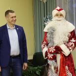 Роман Калинин поздравил подопечных Рязанского дома ребенка с Новым годом