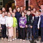 «Единая Россия» организовала для детей участников СВО из Ленинградской области поездку на Кремлевскую ёлку