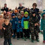 «Единая Россия» в свой День рождения провела для юных магаданцев экскурсию в «Президентский»