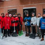 В Доме солдатского сердца «Волонтёрская рота Боевого Братства» и единороссы организовали «Снежный десант»