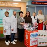Татарстанские единоросы порадовали новыми игрушками и подарками пациентов ДРКБ