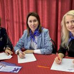 Участницы «Женского движения Единой России» в Алапаевске делятся опытом содействия женской занятости
